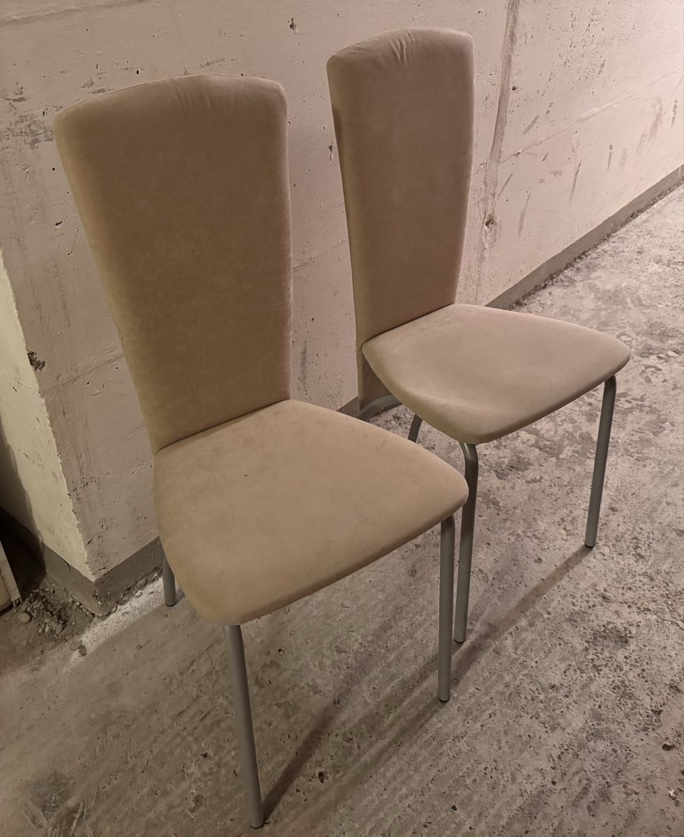 Sedie: 2 Stühle mit Stoffbezug – Usato da Tafers venduto da SJB999