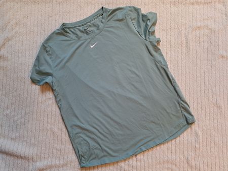 Nike Sportshirt Gr. S_ NEU/ungetragen