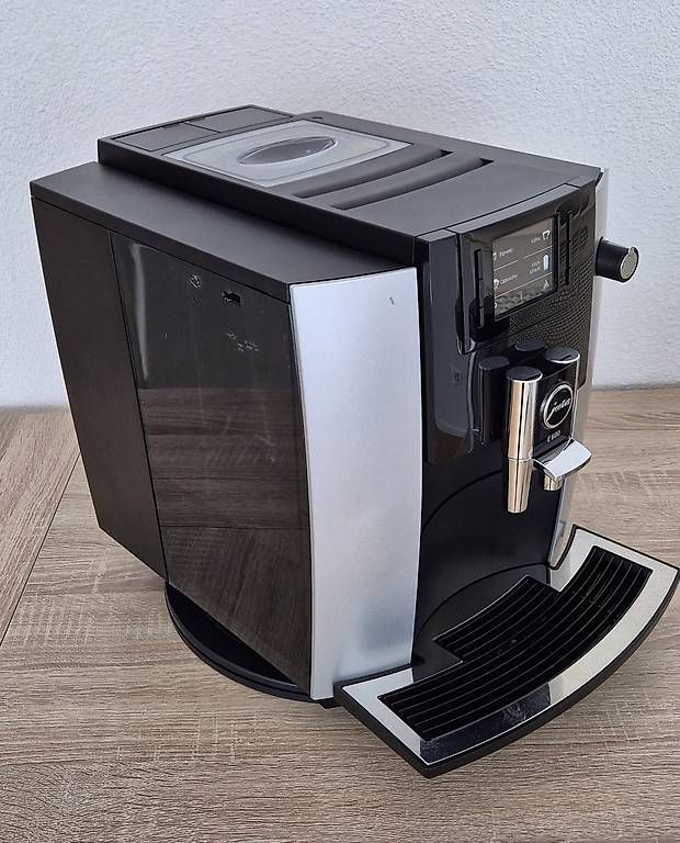 Jura Kaffeemaschinen & Espressomaschinen: Jura Kaffeevollautomat E600 – Gebraucht aus Sursee von Marcelo.22 2