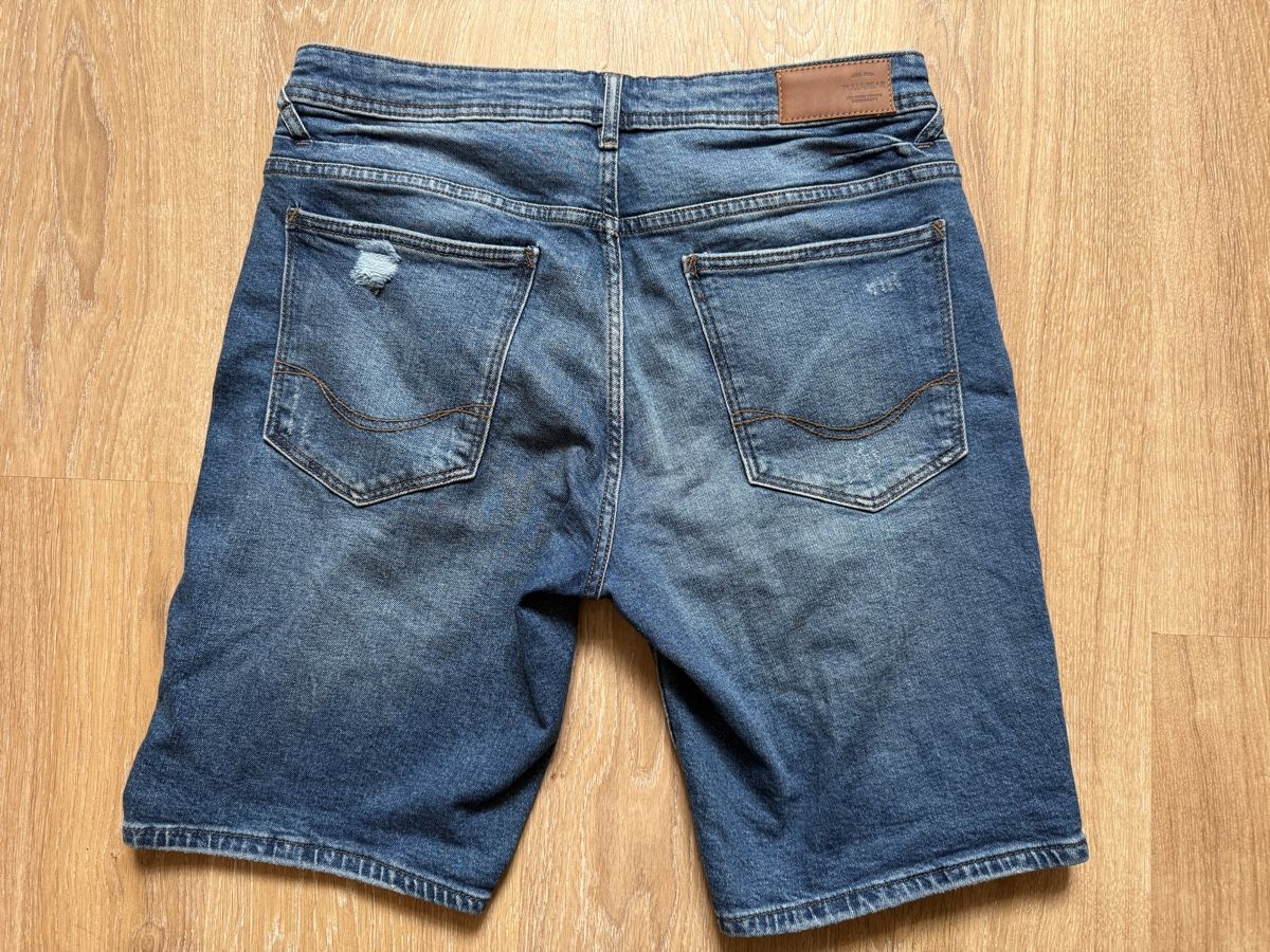 Pull&Bear Jeans: Short jean bleu slim Pull & Bear, t.42 – D'occasion à Tavannes par Thriftshop 1