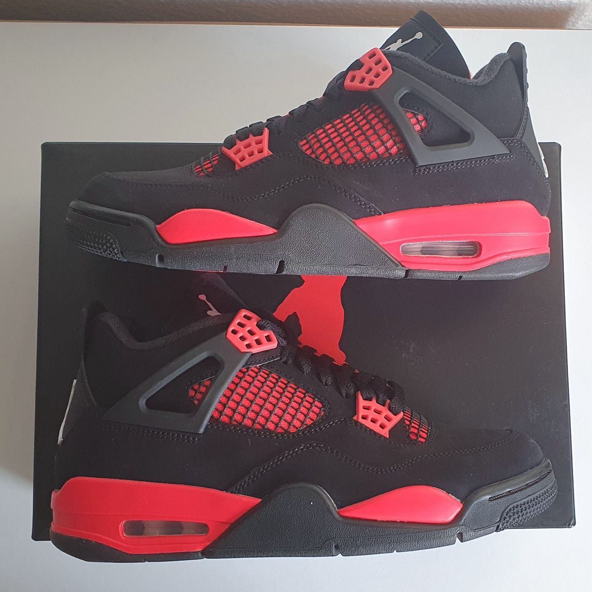 Herrenschuhe: Jordan 4 Thunder – Neu und originalverpackt aus Biel/Bienne von Akwawini 2