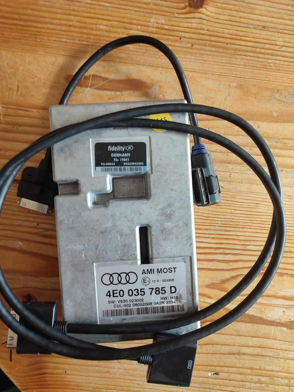 Audi Tutti pezzi di ricambio auto: Audi AMI MOST 4E0035785D - MMI Multimedia Interface – Usato da Brienzwiler venduto da laczsi 4
