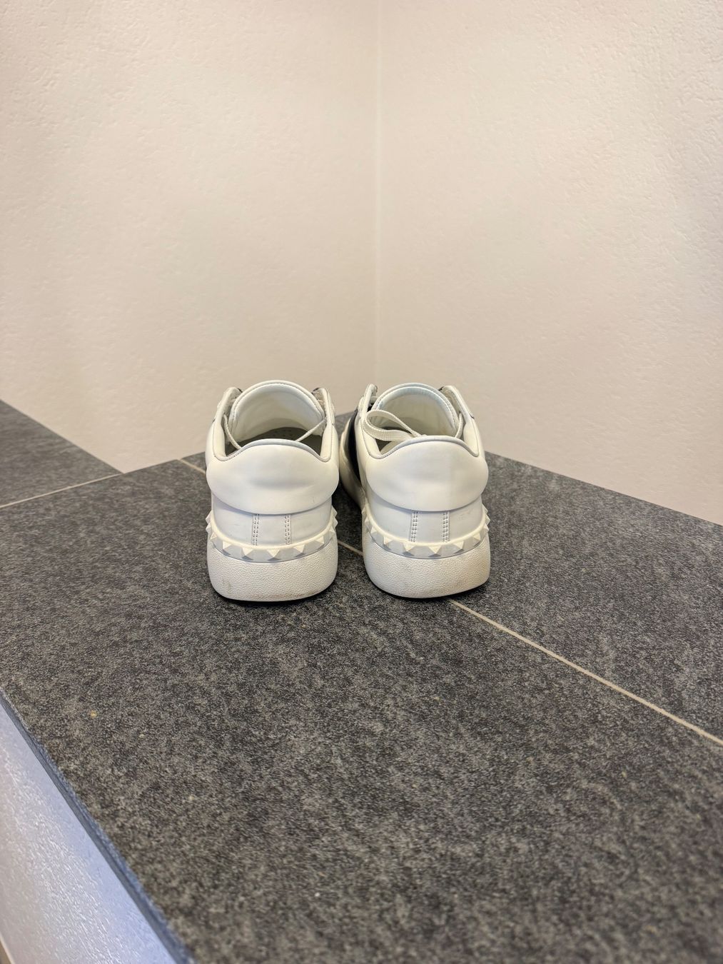 Scarpe da uomo: Valentino Sneaker – Usato da Laufenburg venduto da gia_ts98 2
