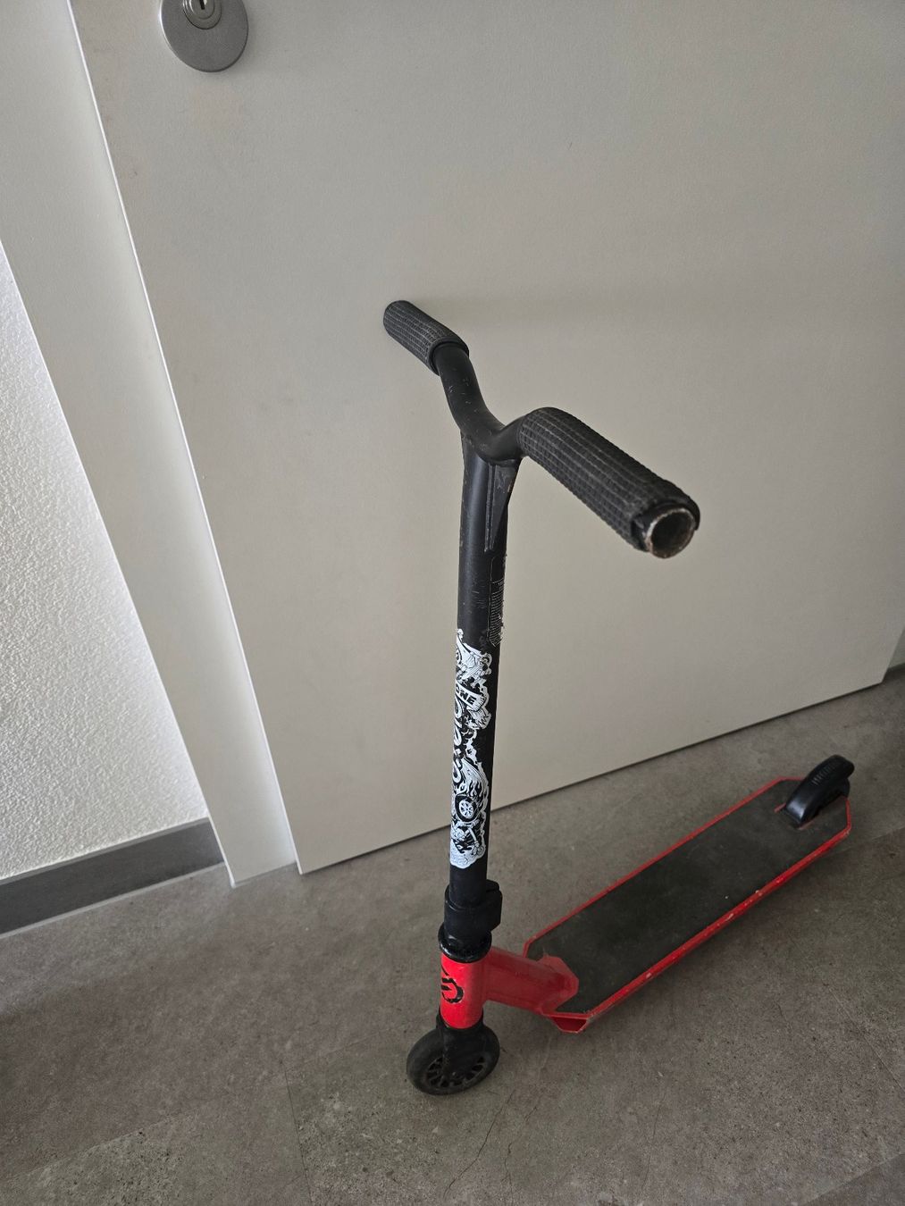 Kickboard: Scooter für Kinder – Usato da Bern venduto da Eshco
