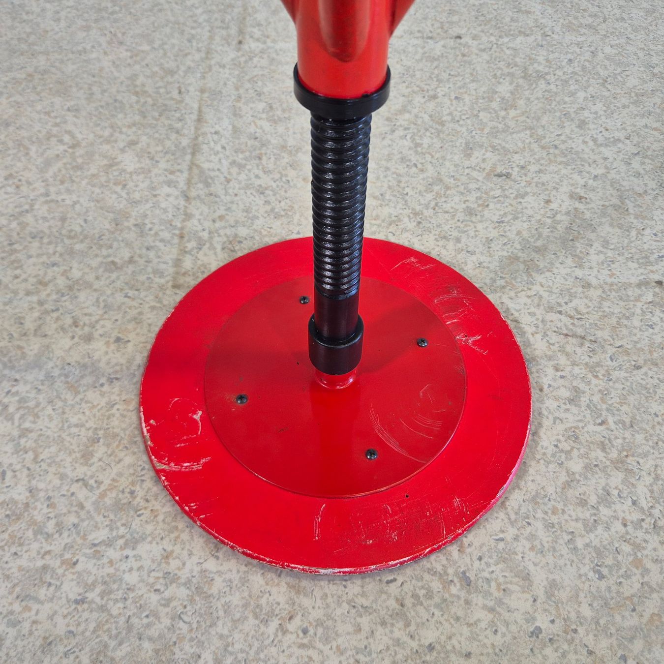 Sgabelli: Industriedesign Swivel Stool Drehhocker Hocker Höcker rot – Usato da Nottwil venduto da Wondewa-Shop 3