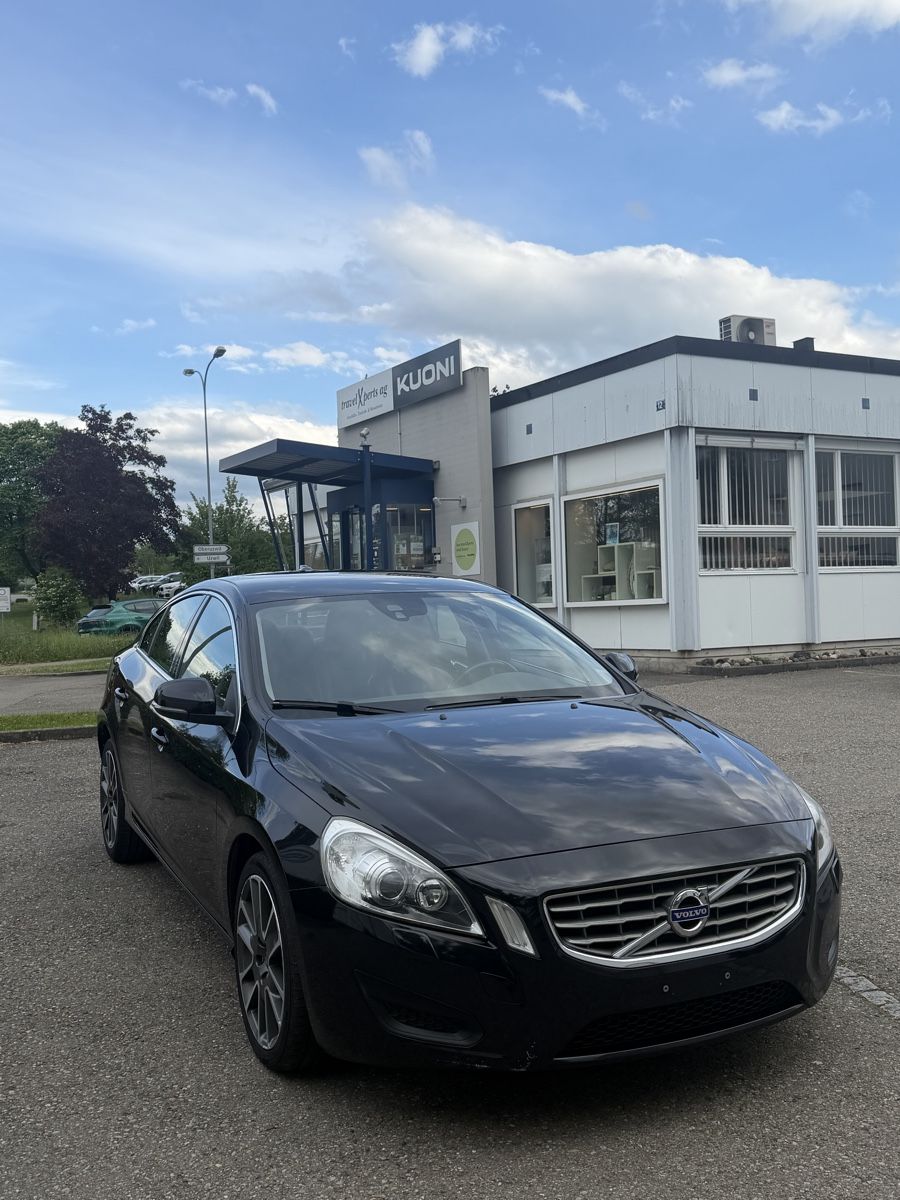 Volvo Automobili: Volvo S60 D4 – Usato da Uzwil venduto da Dalibor_k 2