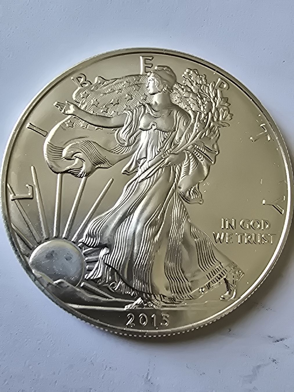 Tutti le monete: Silbermünze American Eagle 1oz 2015 uncirculated – Nuovo (secondo la descrizione) da Pfäffikon SZ venduto da 26.4.14.17.25