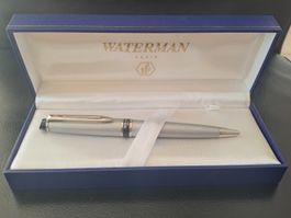 Stylo bille Waterman argenté dans son coffret