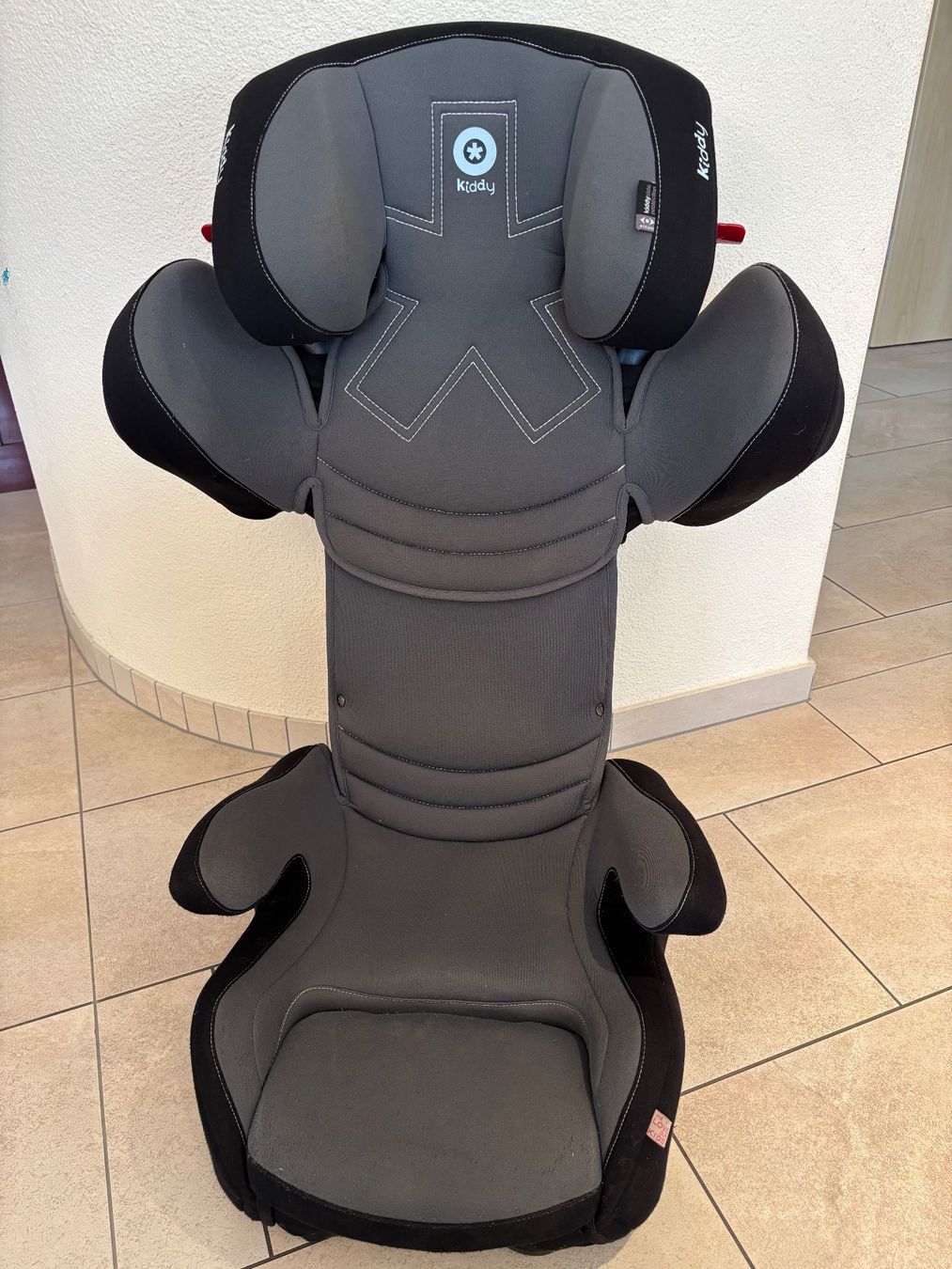 Kiddy Seggiolini per auto: Kindersitz Kiddy Smartfix 15-36kg – Usato da Sulz AG venduto da FantasyHouse