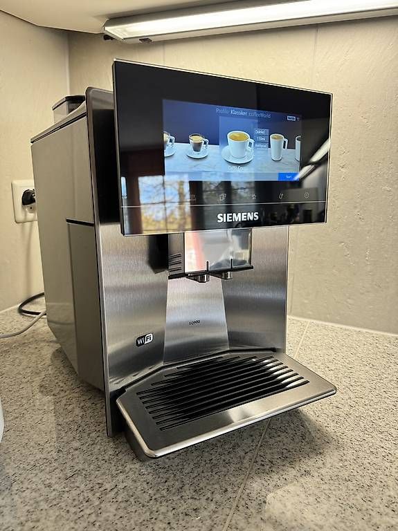 Siemens Macchine per caffè & Macchine per espresso: Siemens EQ900 TQ907D03 Kaffeevollautomat – Usato da Hünikon venduto da Neftipa