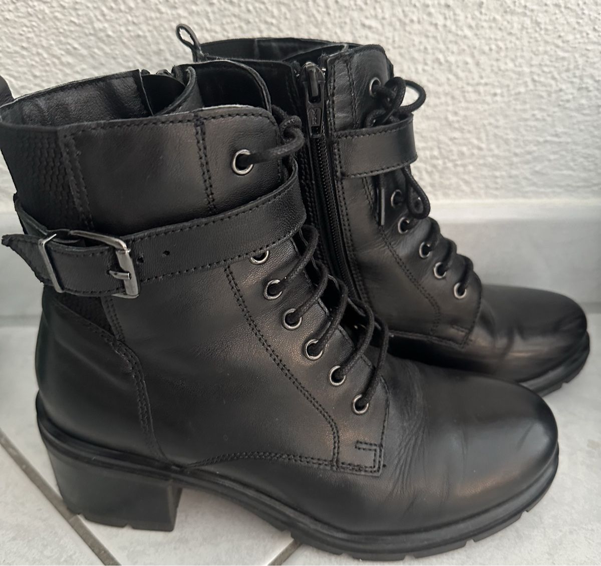 Scarpe da donna: Stiefeletten Leder 36 – Usato da Luzern venduto da CocoLoco82