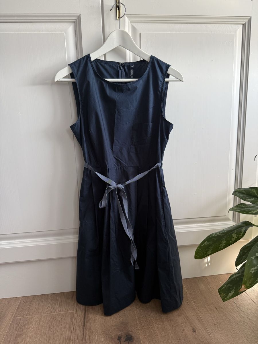 Vestiti: Kleid dunkelblau Grösse M Woolrich – Usato da Kehrsatz venduto da Skoppa