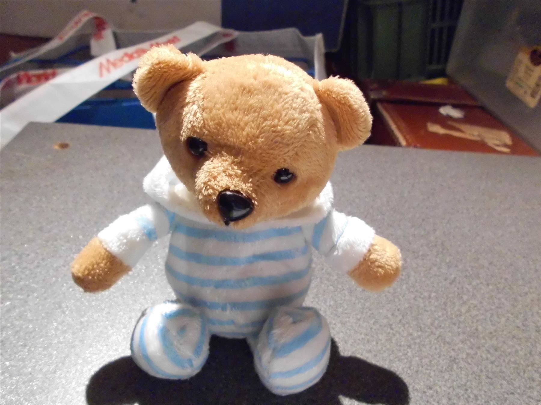 Spielzeuge: Teddy / Bär mit blau/weiss gestreiftem – Gebraucht aus Zürich von abraxas1291