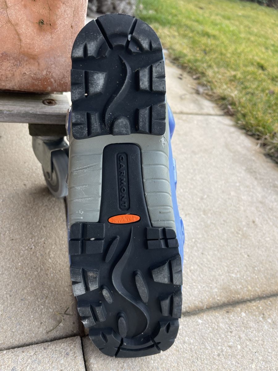 Garmont Herrenschuhe: Chaussure de ski de rando Garmont T26.5 – Gebraucht aus Vuarmarens von Stfhf