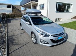 Perfektes Familienauto inkl. Dachbox & 8-fach Bereifung