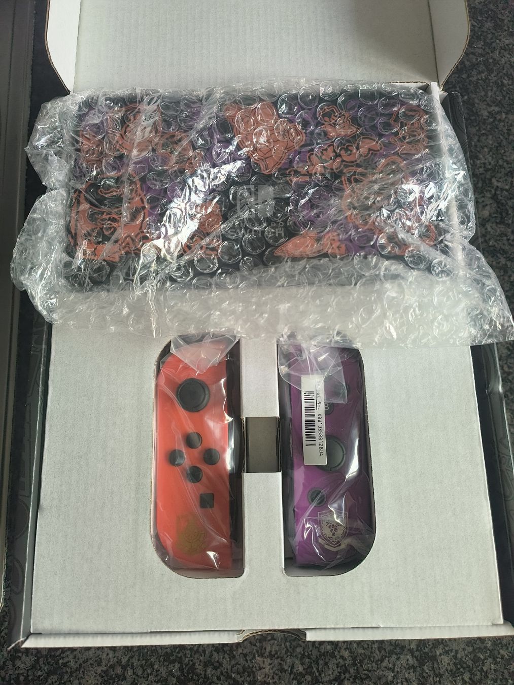 Nintendo Konsolen: Nintendo Switch OLED Pokémon Edition – Gebraucht aus Emmenbrücke von Marco01334 5