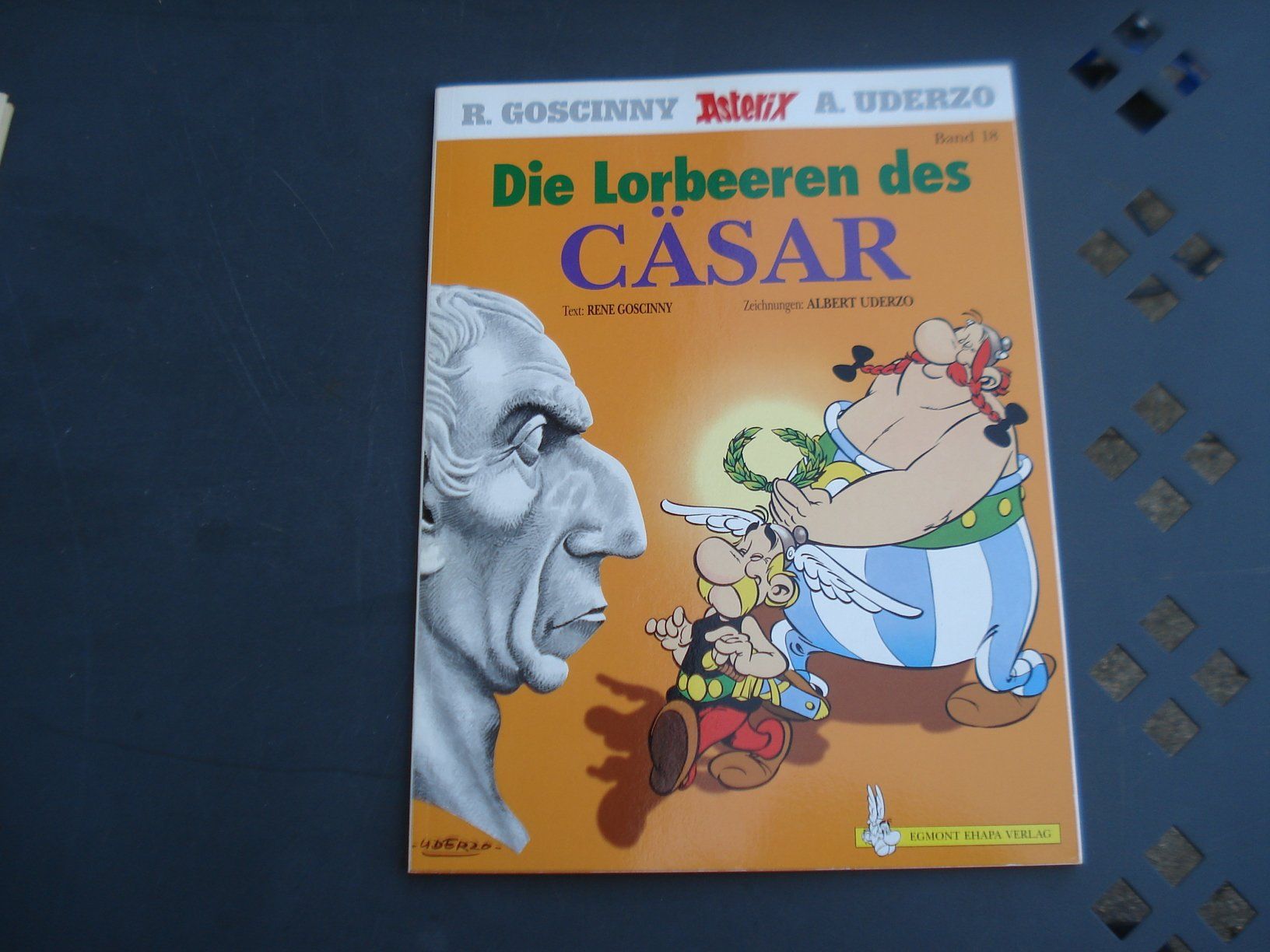 Fumetti: Asterix, Die Lorbeeren des Cäsar, 2002,  neuwertig – Usato da Niederwil AG venduto da morostahu