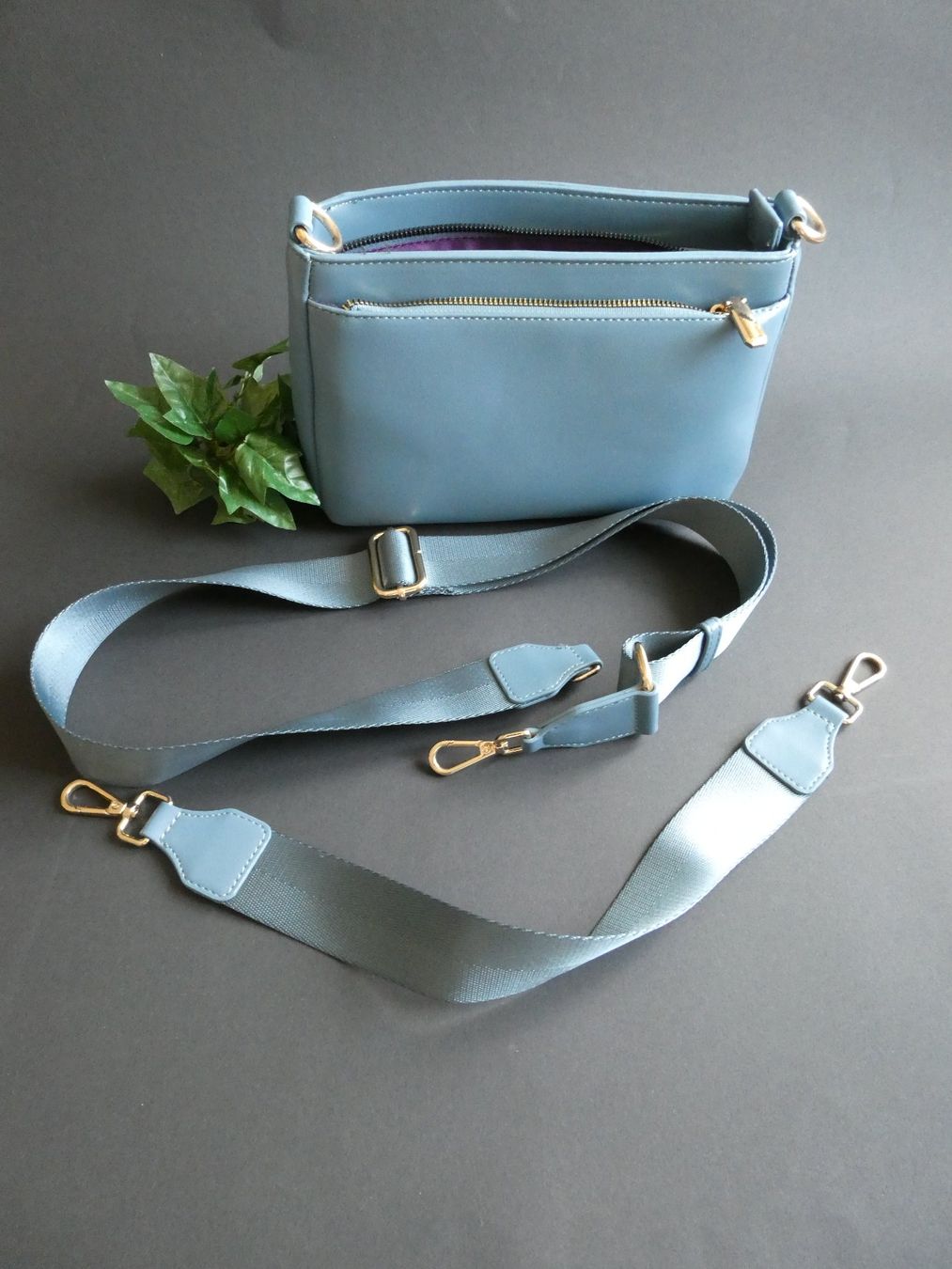 Borse da donna: Hellblaue vielfältige Umhängetasche / Tragtasche – Nuovo e nell'imballaggio originale da Zürich venduto da ursinas-shop 3