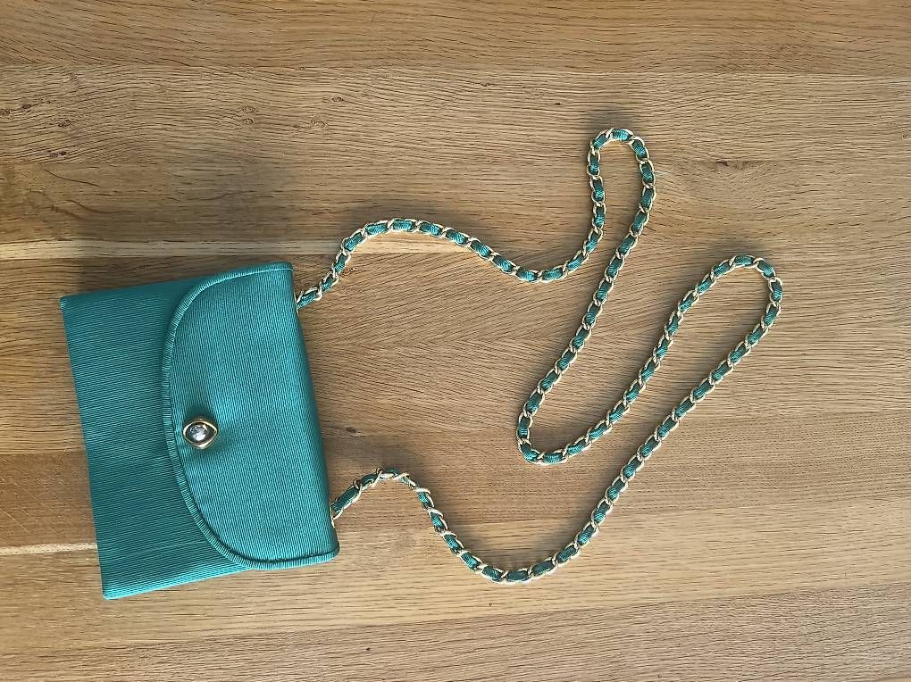 Borse da donna: Pochette vintage turquoise avec chaîne dorée – Usato da Gilly venduto da Ludovic_Pureur 2