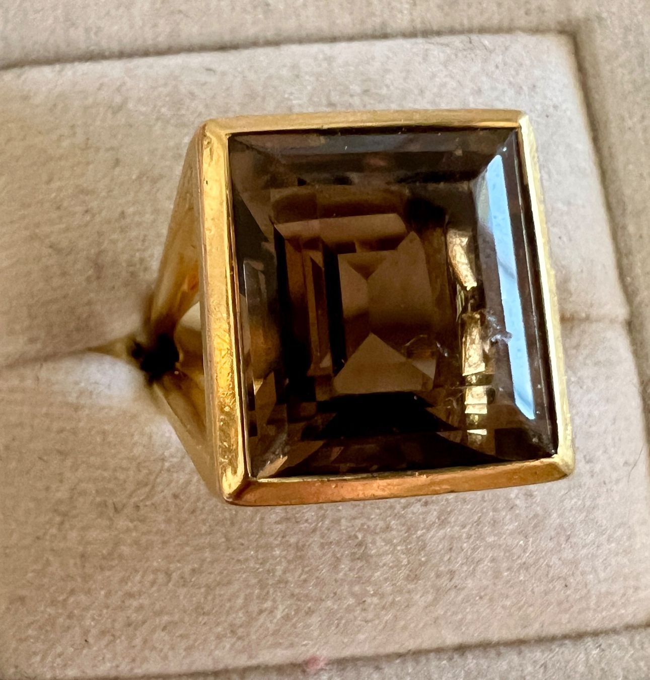 Ringe: Gold-Ring 18 K mit Rauchquarz – Gebraucht aus Chur von Penting1935 2