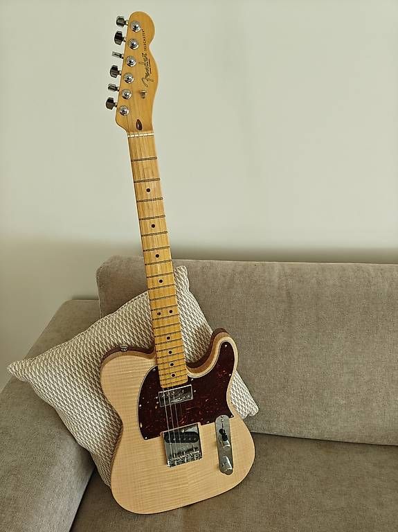 Fender Strumenti musicali: Fender Rarities Series Flame Maple Top Chambered – Nuovo (secondo la descrizione) da Apples venduto da Lozannois 1