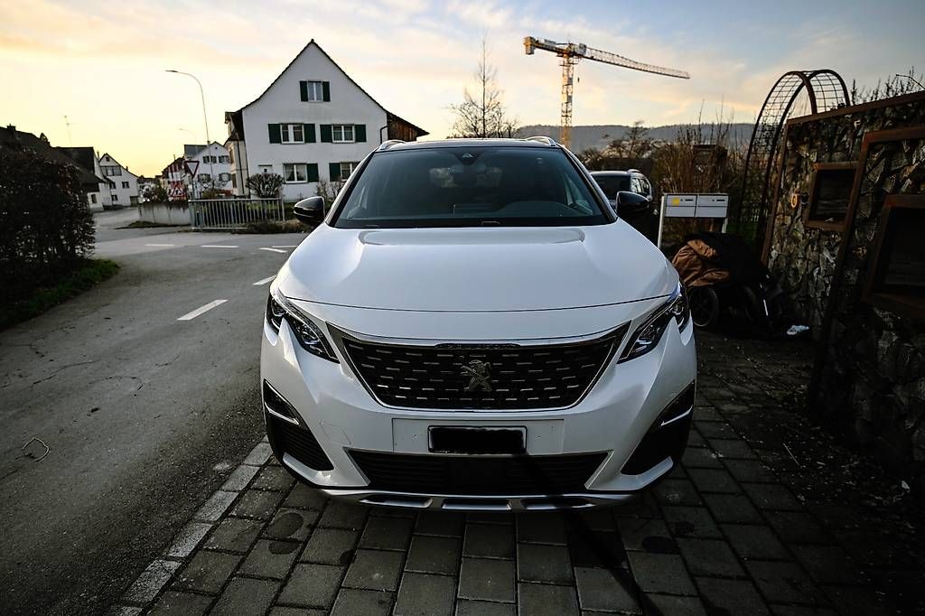 Automobili: Peugeot 5008 GT Line  – Usato da Eschenz venduto da BeHappyandSpreadlove 2