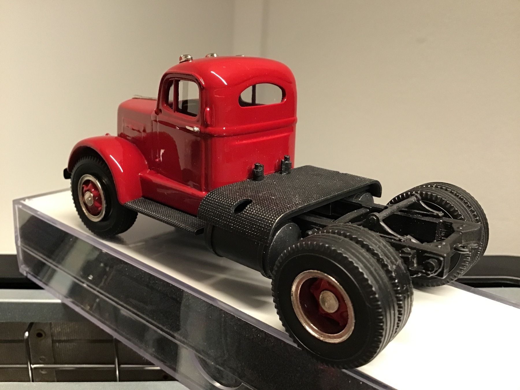 Volvo Modellini d'auto: U.S. Model Mint 1951 White Mustang, 1:43 rot! – Nuovo e nell'imballaggio originale da Männedorf venduto da Modellbau-wyss 3