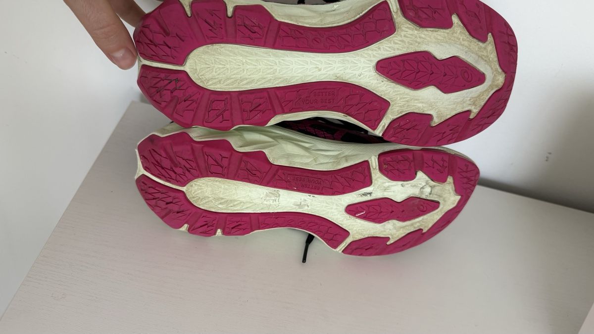 Asics Chaussures filles: Asics Gr. 37 – D'occasion à Urdorf par liska55 2
