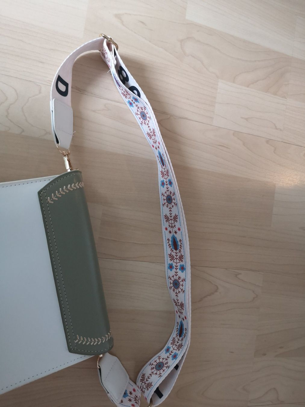 Sacs femmes: Schöne Handtasche – D'occasion à Büttikon AG par PAM120319 5