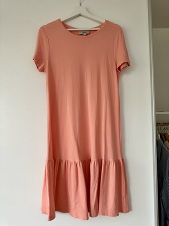 Kleid Korallfarbig