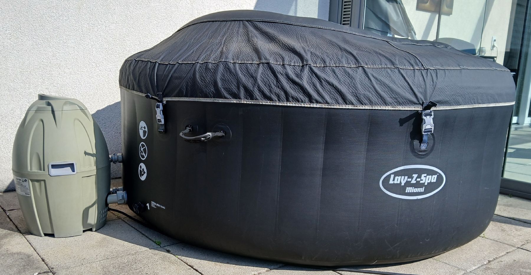 Whirlpool: Lay-Z-Spa Miami Whirlpool – Gebraucht aus Wil SG von Stellaleo 1