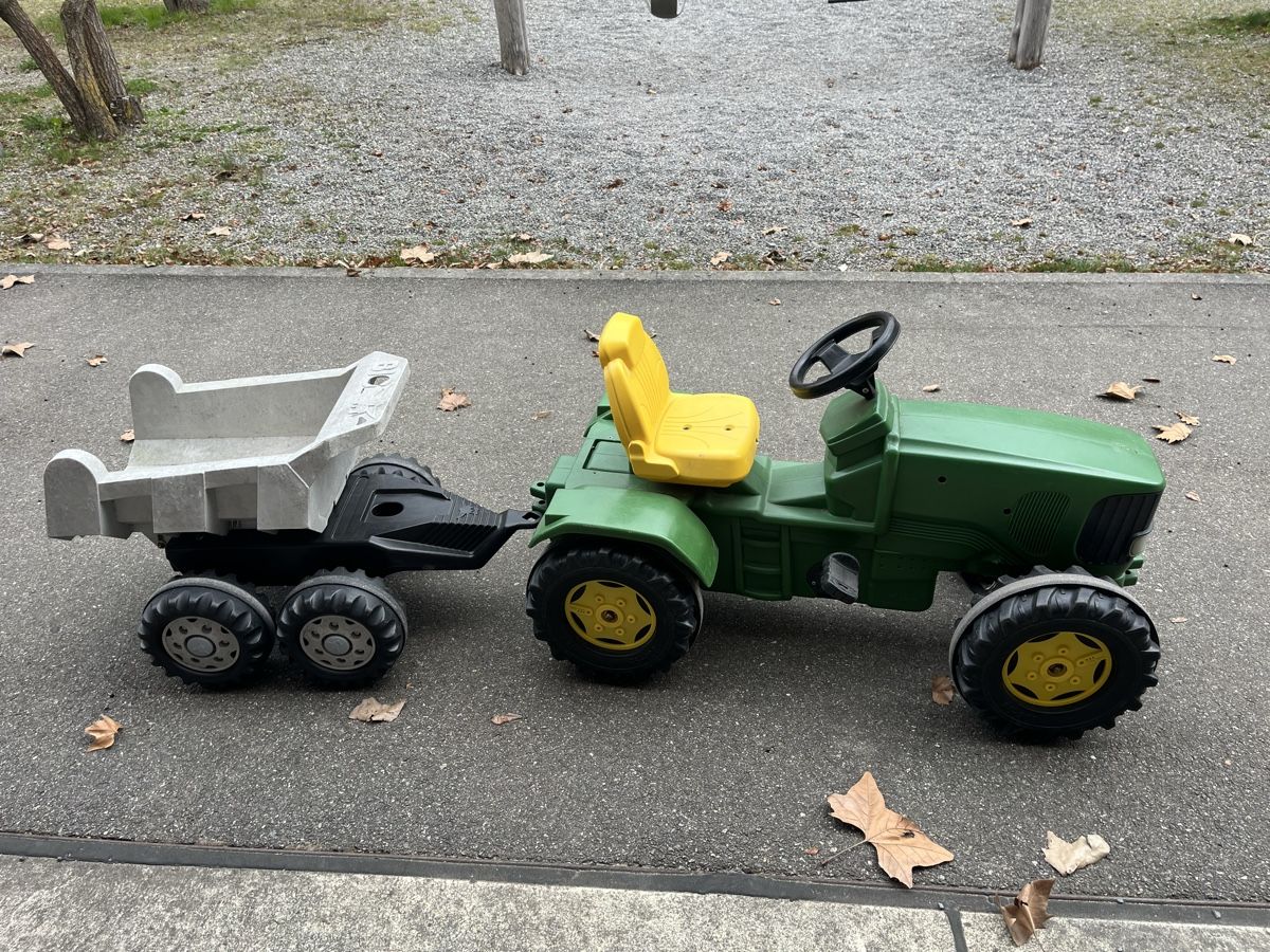 Veicoli per bambini: Traktor für Kinder – Usato da Aarau venduto da Cflueck01