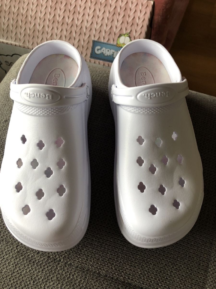 Bench Scarpe da donna: Bench Badeschuhe/Clogs, Weiss, Gr. 39, Sommerhit! – Nuovo e nell'imballaggio originale da Läufelfingen venduto da Original100