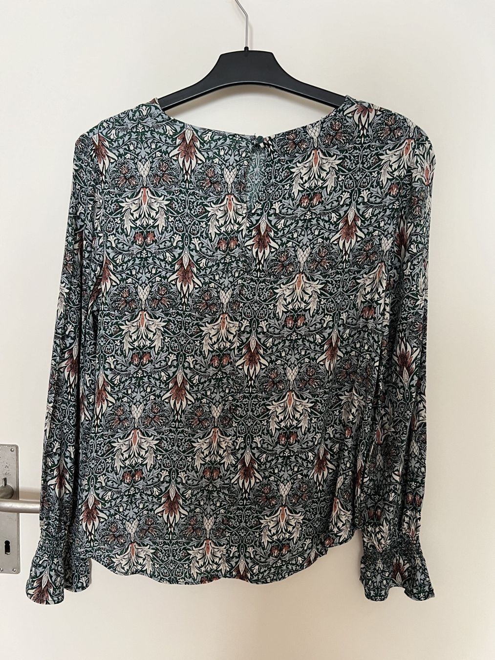 H&M Blusen: MORRIS & Co x H&M Blouse EUR 40 – Gebraucht aus Horgen von linuxrp 7