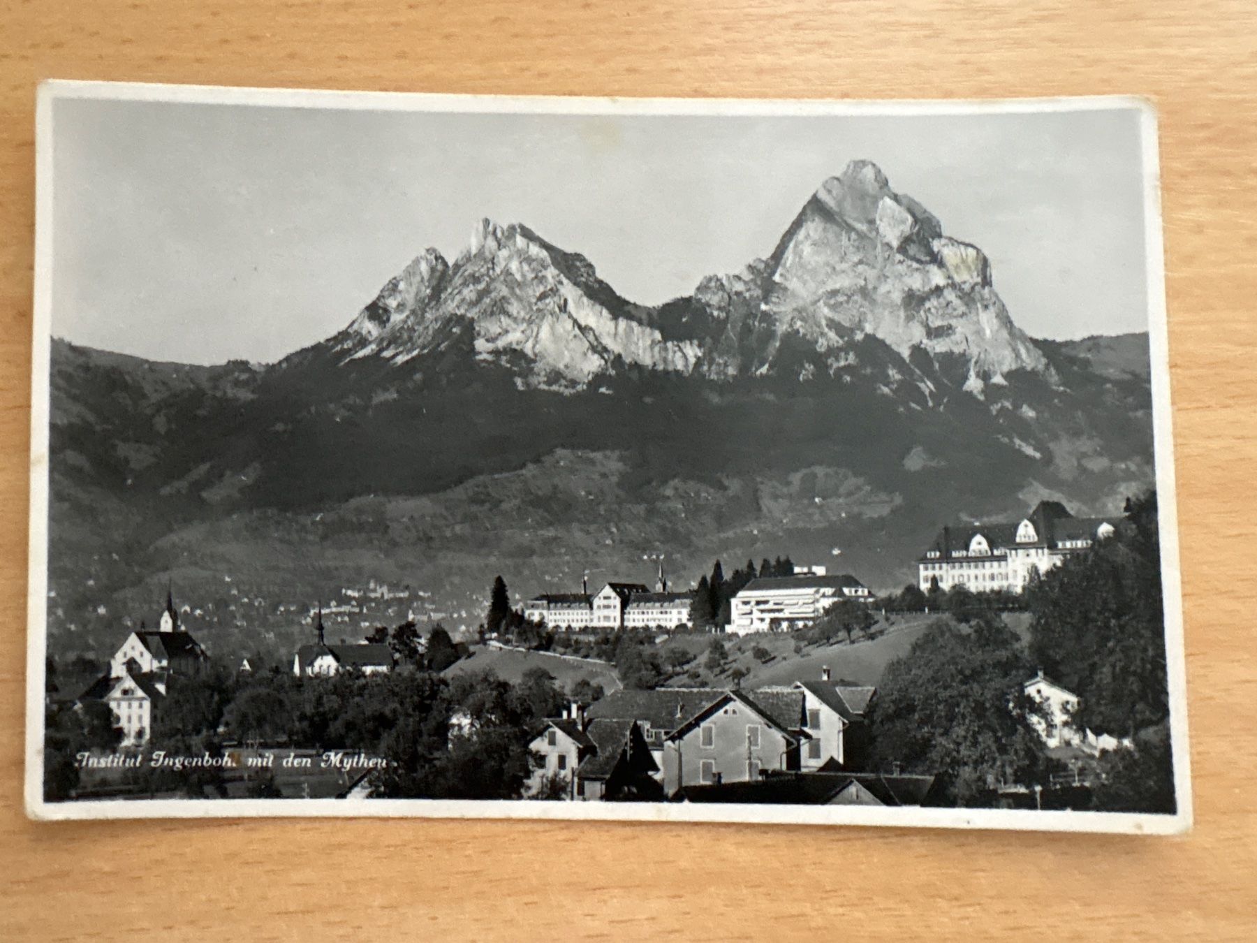 Cartoline postali: Alte Ansichtskarte: Institut Ingenbohl, Mythen, Brunnen – Usato da Ibach venduto da lisch3