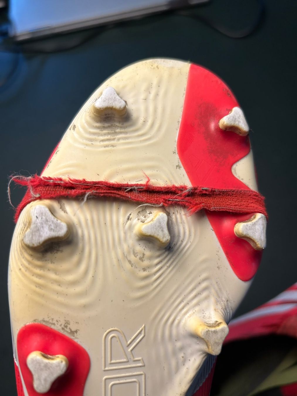 Adidas Scarpe da uomo: Adidas Predator League Rot – Usato da Luzern venduto da 12hundert 2