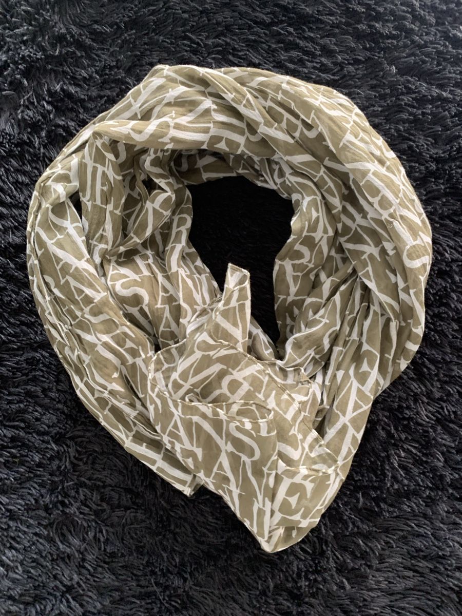 Armani Foulard & Sciarpe: Armani Schal  – Usato da Bergdietikon venduto da zor_856j 2