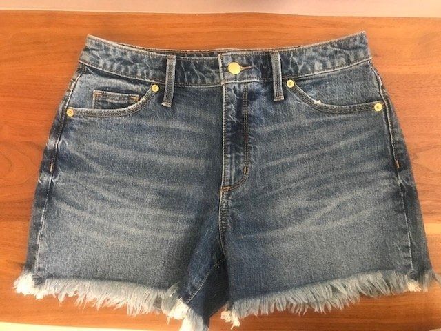 Jeans: Neu Jeans Kurzhose / Shorts, DE38 – Neu und originalverpackt aus Wilen b. Wollerau von rosmarin13