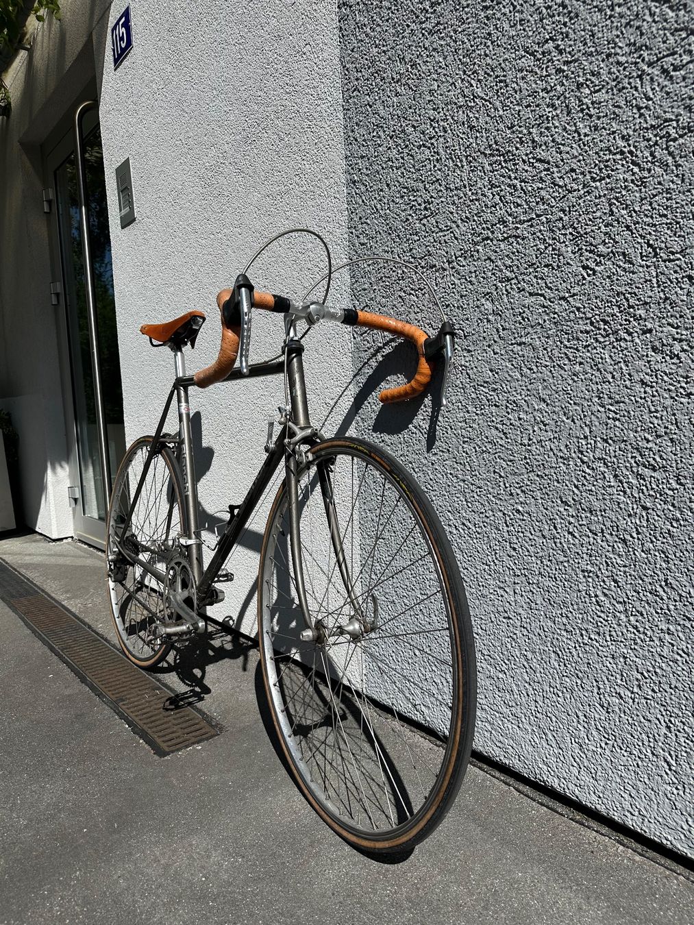 Bianchi Biciclette: Bianchi grau mit Brooks Applikationen – Usato da Winterthur venduto da mar_zsm5 3