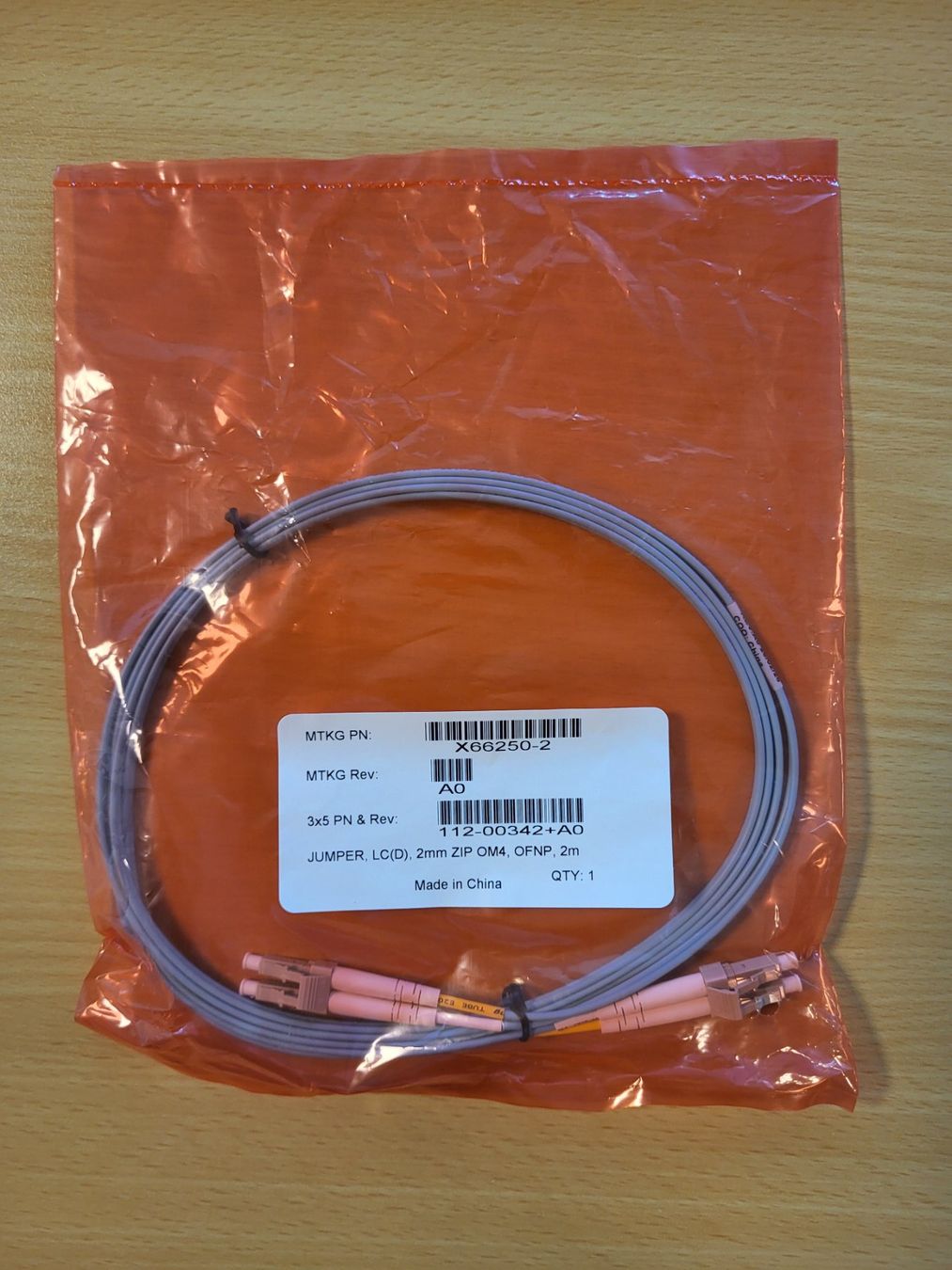 Câbles: LC-LC multimode OM4 fiber patch 2 meters – Neuf avec emballage d'origine à Grand-Lancy par fbo_8zyg