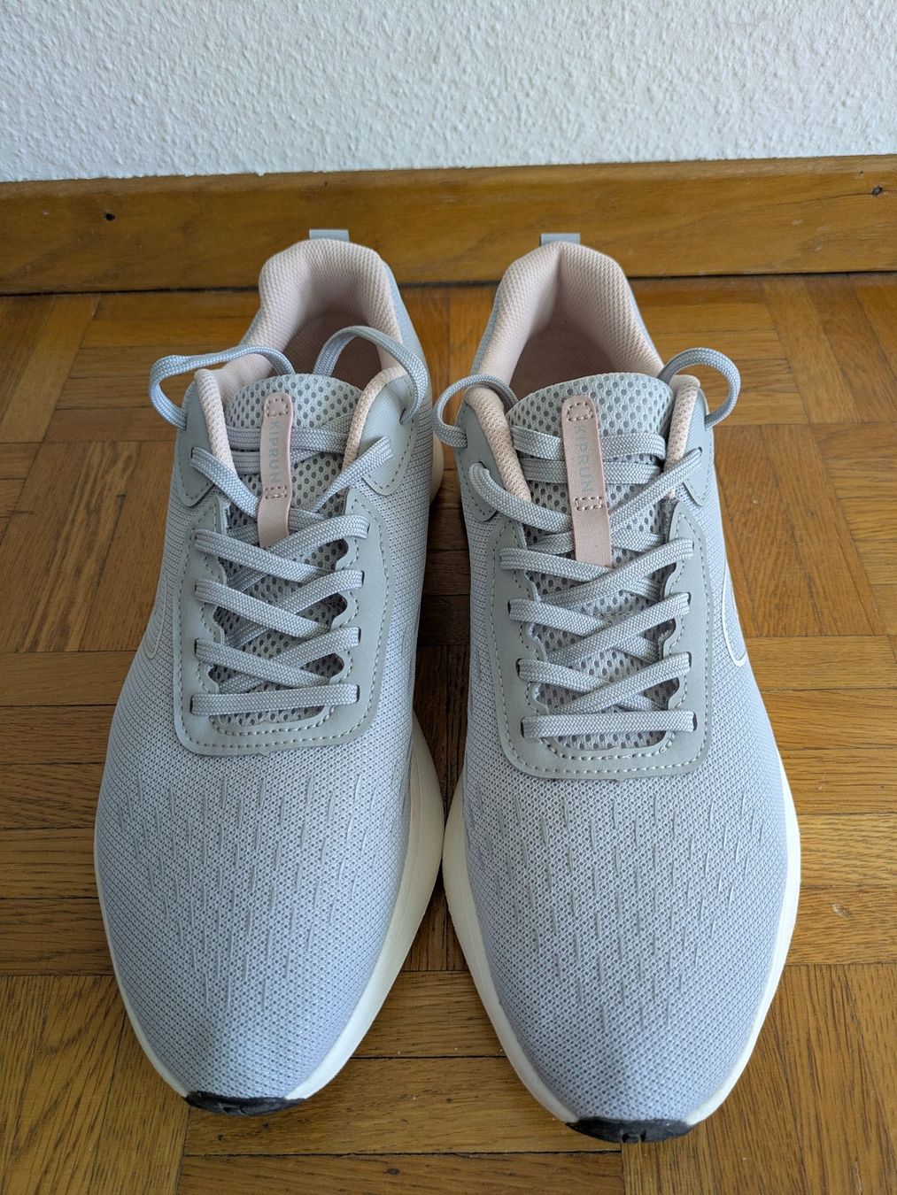 Decathlon Herrenschuhe: Laufsneaker grau JogFlow Grösse 42 – Neu (gemäss Beschreibung) aus Zürich von funfundfunfzig 1