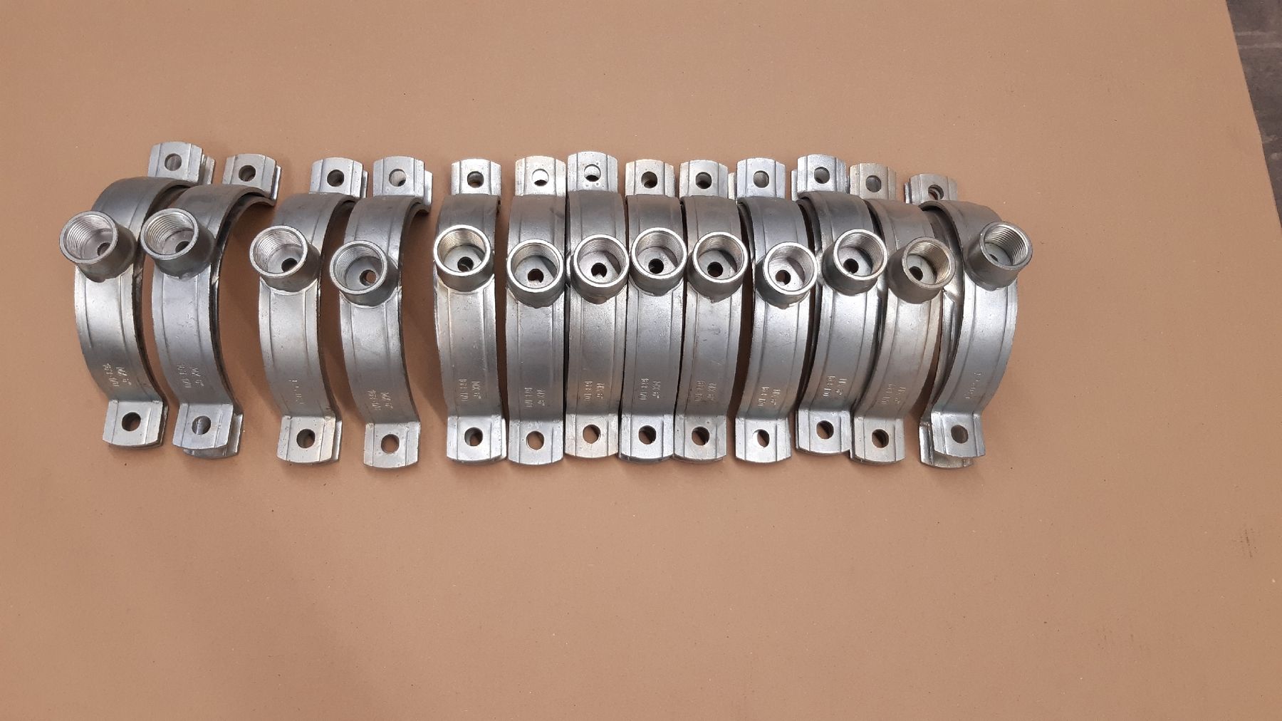 Hilti Ferramenta: Rohrschelle 6", 163-170 – Nuovo (secondo la descrizione) da Aadorf venduto da skaskaboy 1