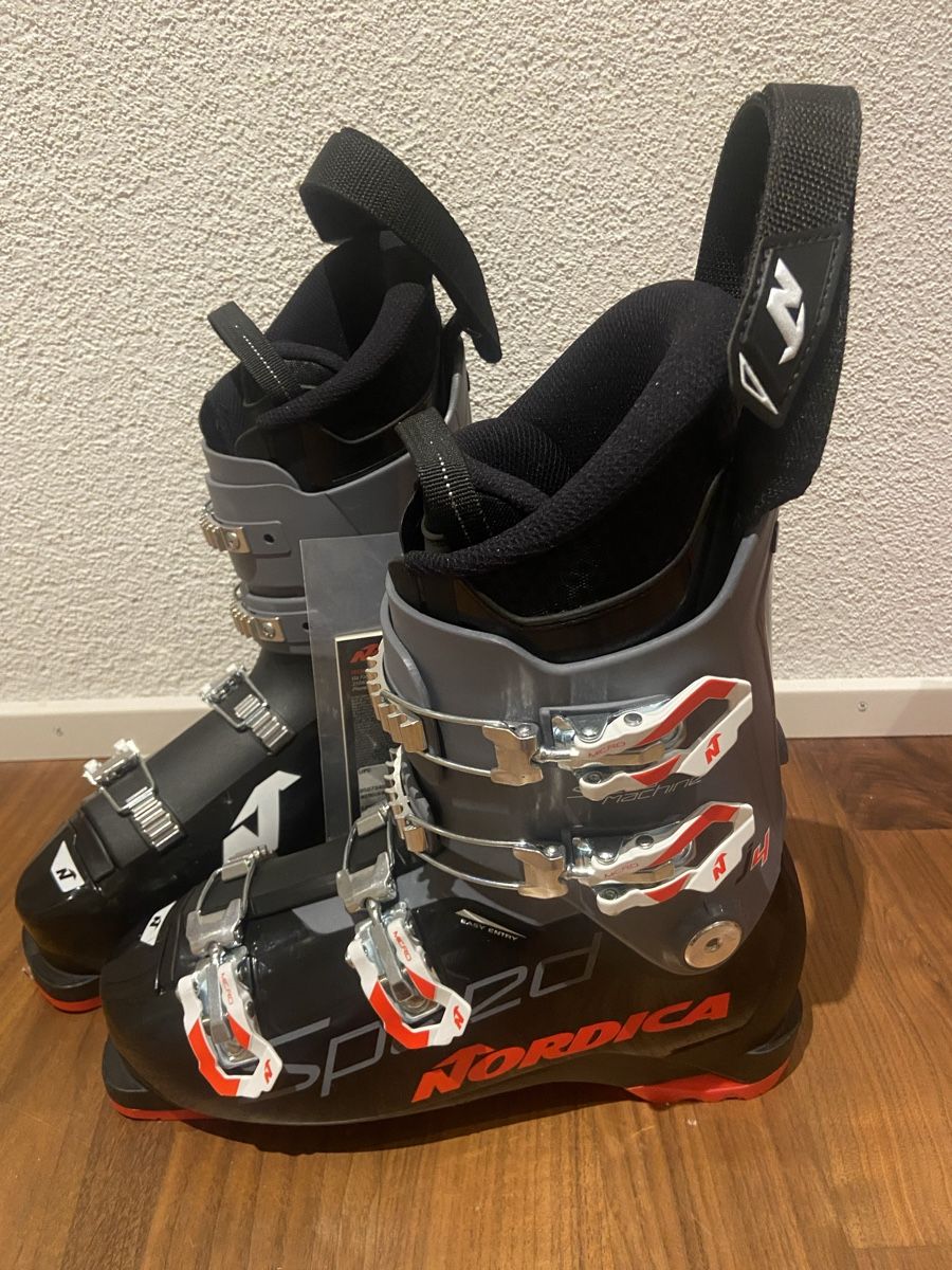 Nordica Schuhe für Jungen: Nordica Skischuh 27.5 – Neu und originalverpackt aus steffisburg von  1