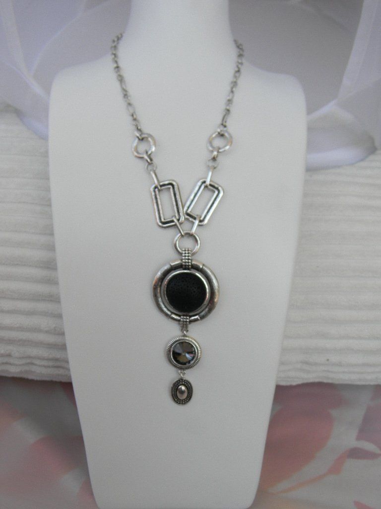 Ketten: Mode Collier mit Lava-Stein – Gebraucht aus Muttenz von einfach-schoen