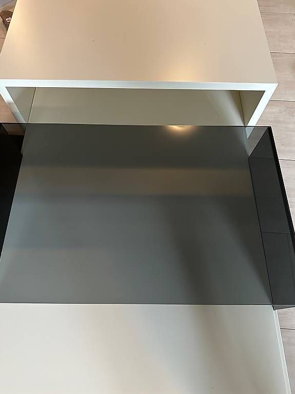 Tische: Tisch mit Glasplatte – Gebraucht aus Hergiswil NW von lau_qsy9 3