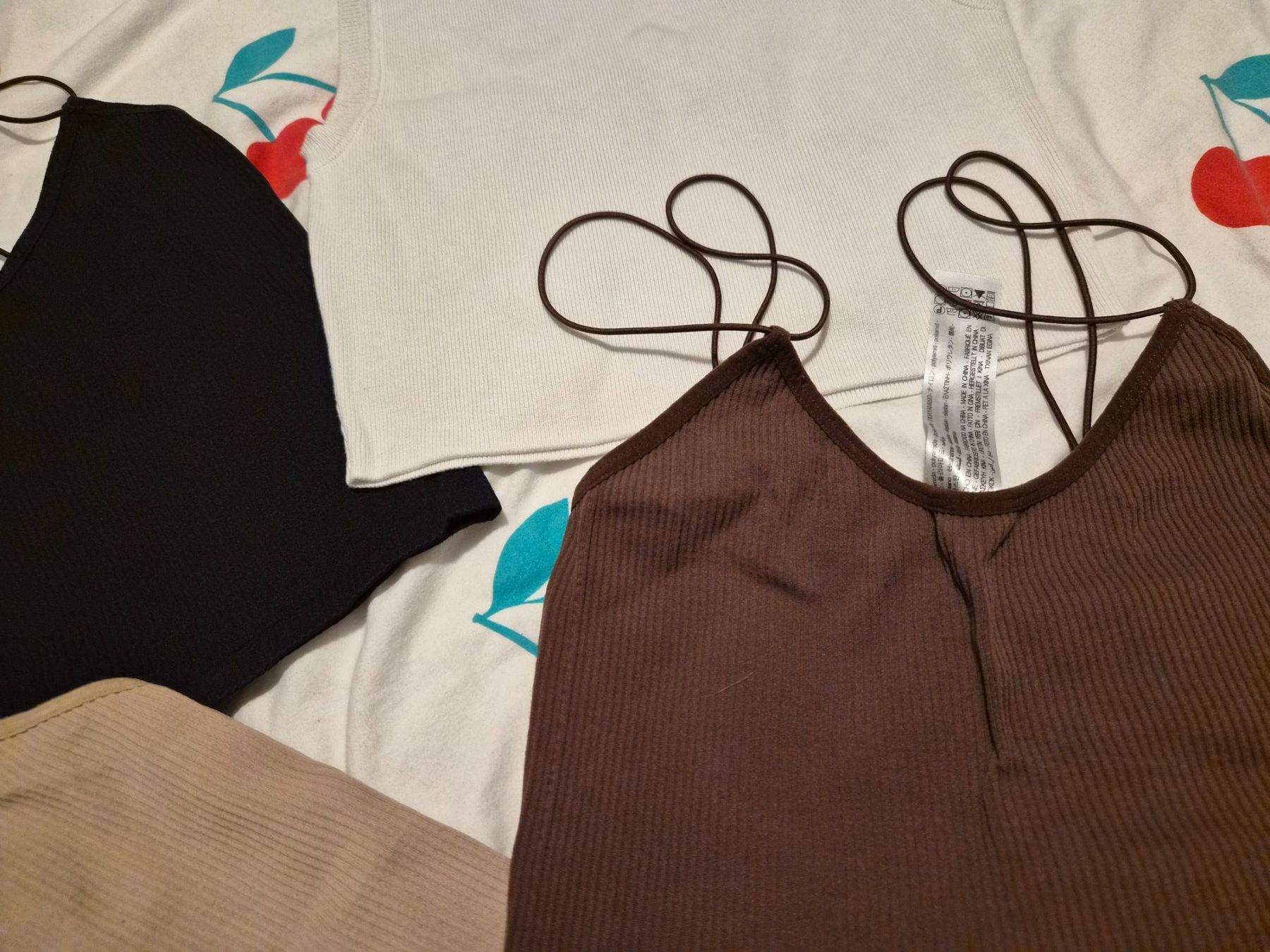Top: Zara top 5 stück gr S – Nuovo (secondo la descrizione) da Dietikon venduto da Eleda 3