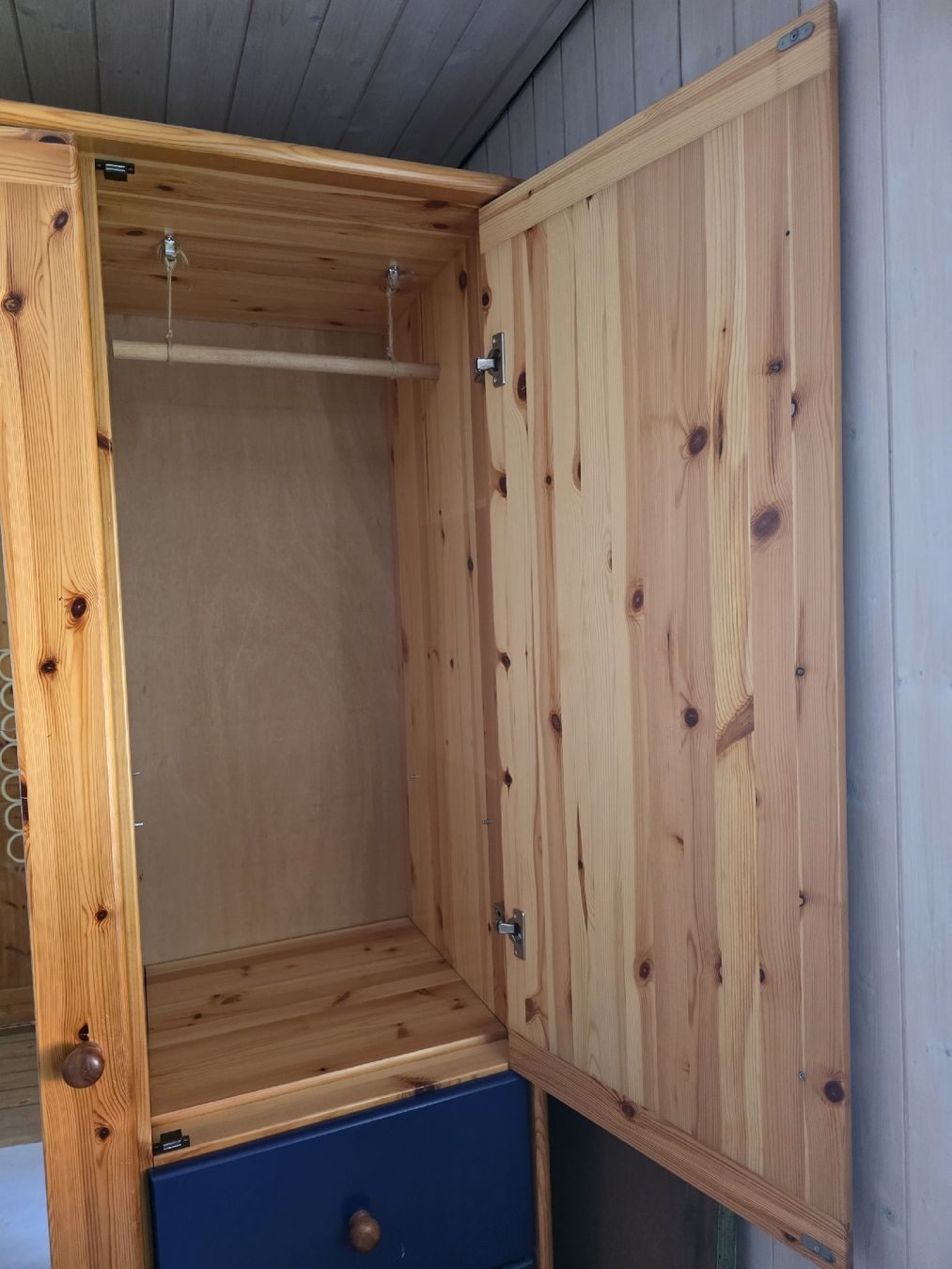 Schränke: Schrank massiv – Gebraucht aus Adlikon von Clara28 4