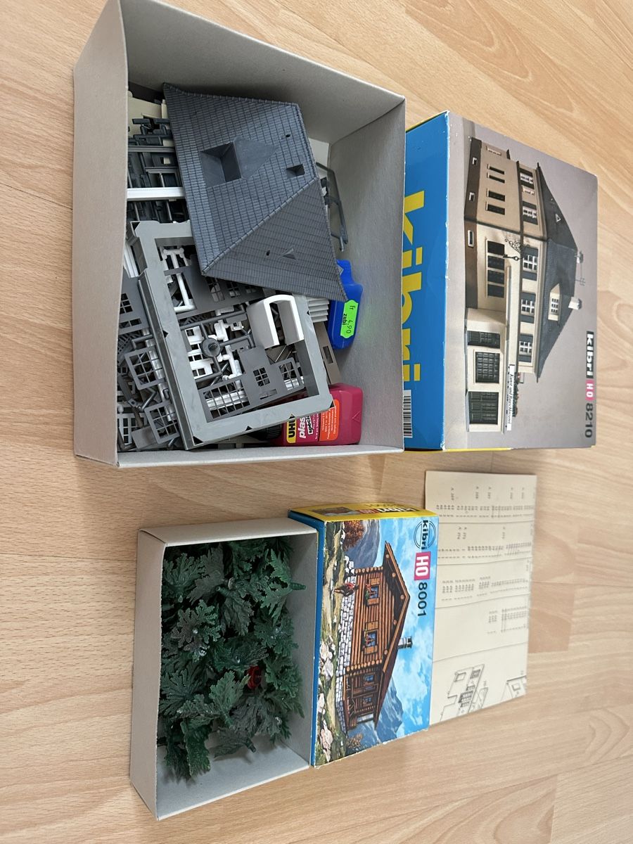 Baukästen: Kibri Modellhaus inklusive Baum – Neu und originalverpackt aus Chur von Sim7000 4