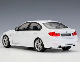 BMW 3er Serie 335i Modellauto 1/24 Weiss