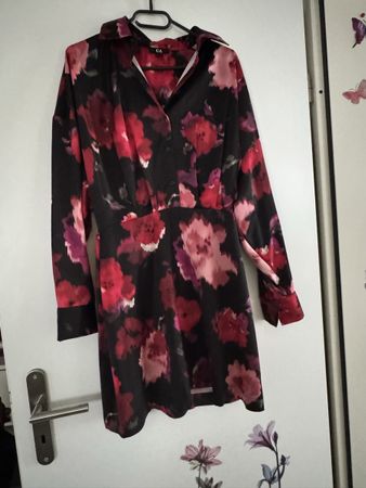 Kleid C&A Blumenmuster schwarz rot Grösse 40 Zustand neu